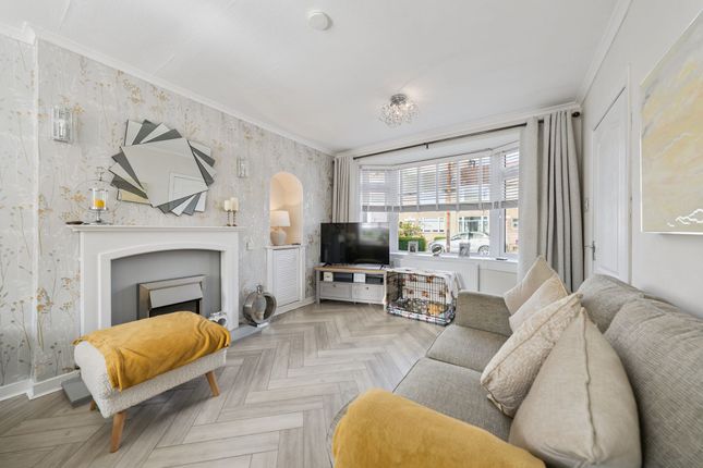 35 Brenfield Avenue, Muirend, Glasgow photo 2