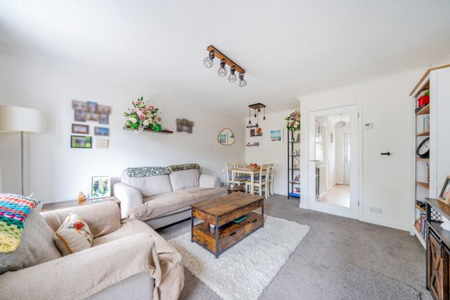 23, Pytchley Close, Fareham photo 3