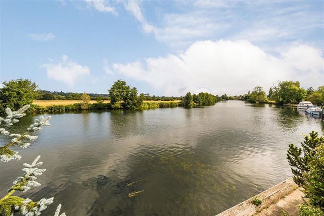 41, Temple Mill Island, Marlow photo 3
