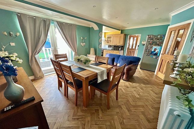 17 St. Hildas Road, Manchester photo 3