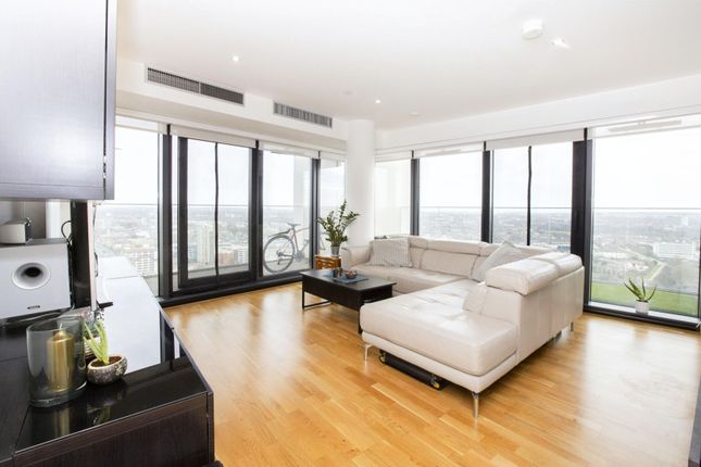 Thumbnail Flat for sale in 90 High Street, London