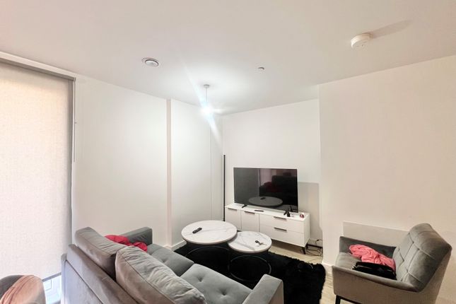 Apt 10, Birmingham photo 2