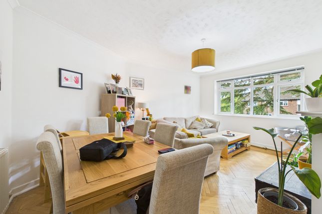 20, Clive Court, Beckenham photo 3