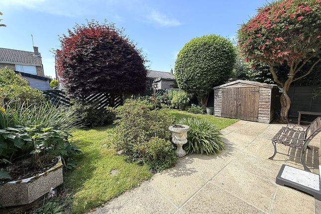 5, Bailey Crescent, Poole photo 2