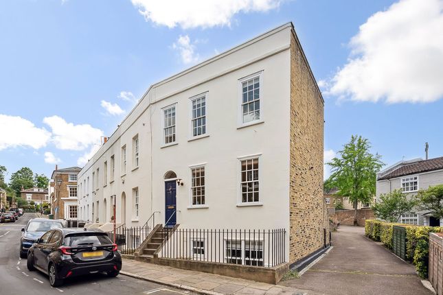 End terrace house for sale in Royal Place, London