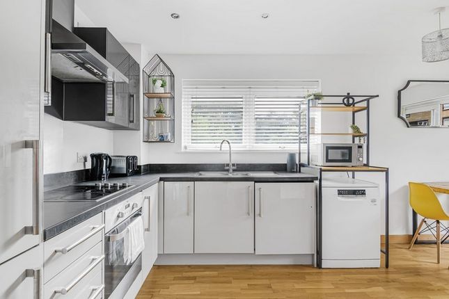 505 Cherrydown East, Basildon, Essex photo 2