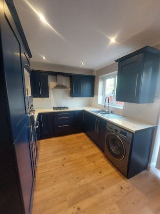8 Cae Derw, Neath photo 3
