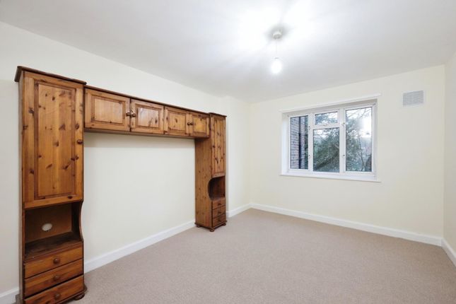 Flat for sale in Thurlby Close, Harrow