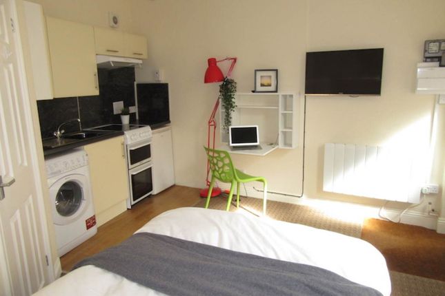 Flat to rent in Old Tiverton Road, Exeter