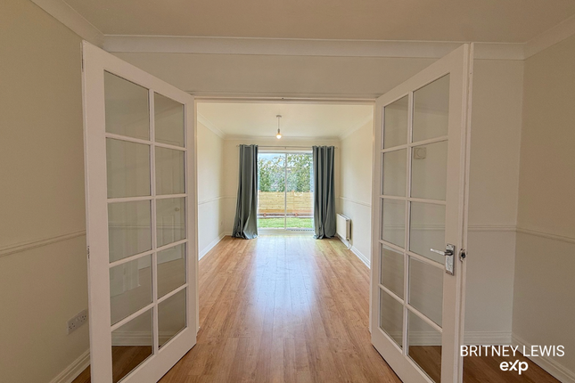 3, Derwent Road, Burton-on-trent photo 4