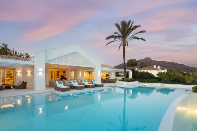 Villa for sale in Street Name Upon Request, Marbella, Es