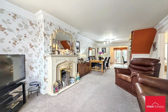 5 Helston Close, Manchester photo 4