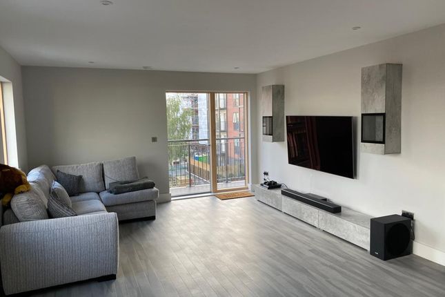 Flat to rent in Stoke Road, Slough