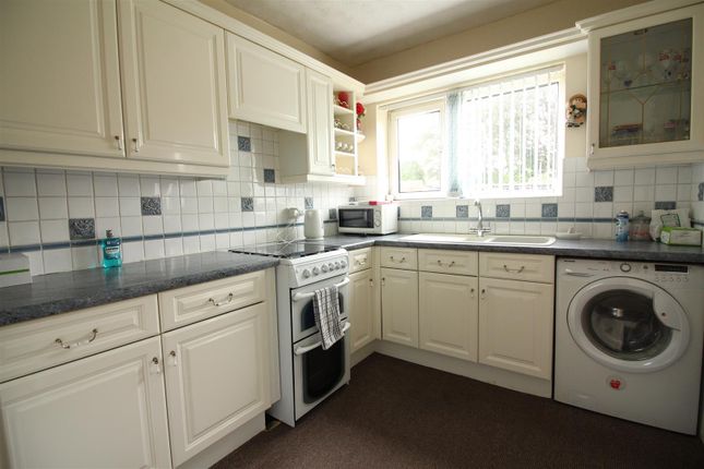 75, Manston Gardens, Leeds photo 2
