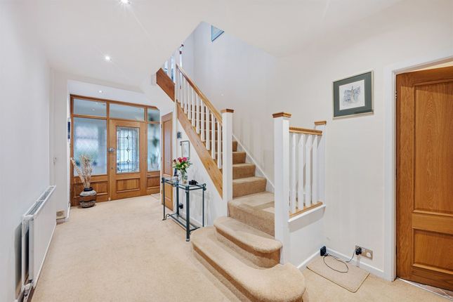 22 Meadway, Sale photo 4