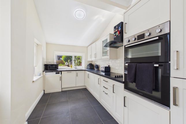 12, Victoria Avenue, Willerby photo 2