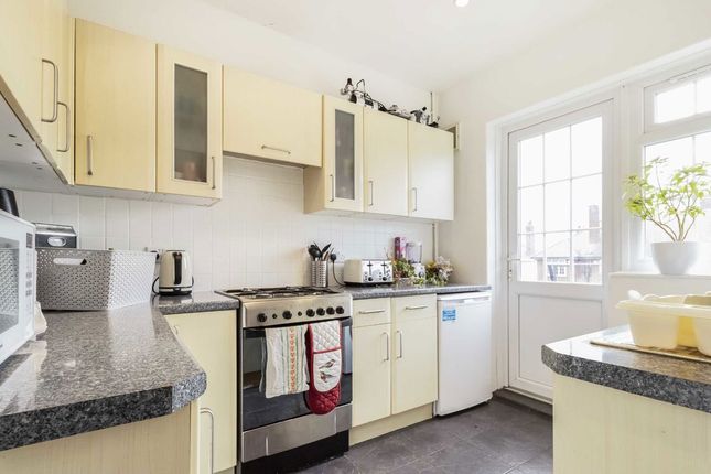 122, Godley Road, London photo 4