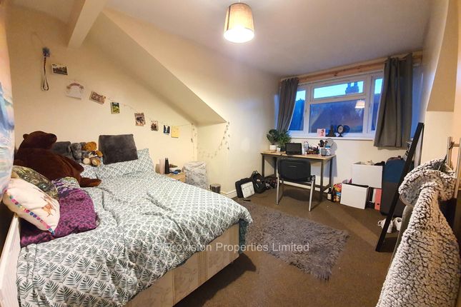 Beamsley Terrace, Hyde Park photo 4