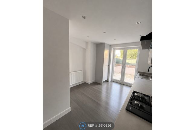 Beaconsfield Place, Epsom photo 5