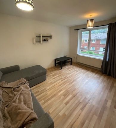 8, Arreton Square, Manchester photo 4