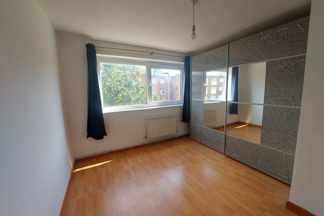 42, Cape Close, Barking photo 5