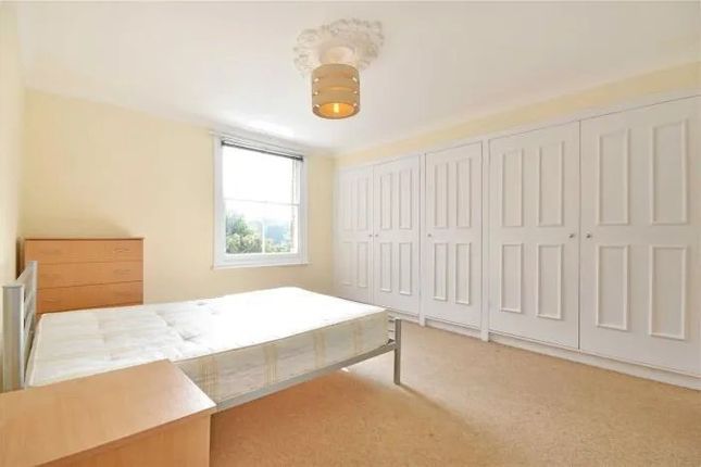Flat to rent in Dartmouth Road, Mapesbury, London