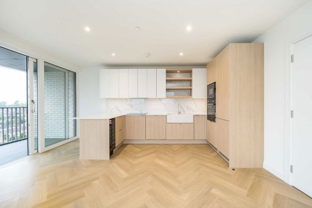 Flat 57 Lindley House 1 Henshaw Parade, The Hyde, London photo 2