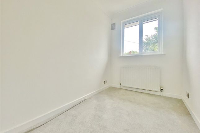 190, Lincoln Avenue, Twickenham photo 4