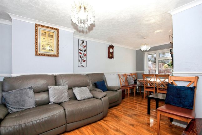 70, Lilac Road, Peterborough photo 3
