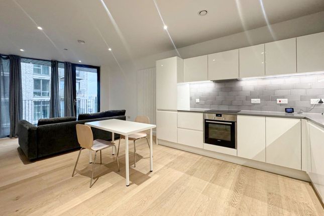 34, Starboard Way, London photo 4