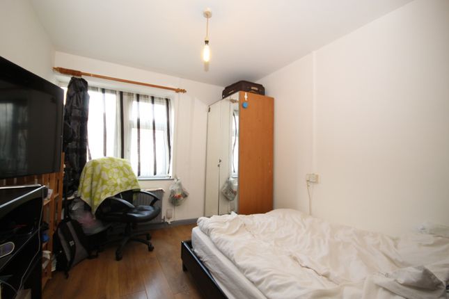 Flat for sale in Eton Avenue, Wembley, Middlesex