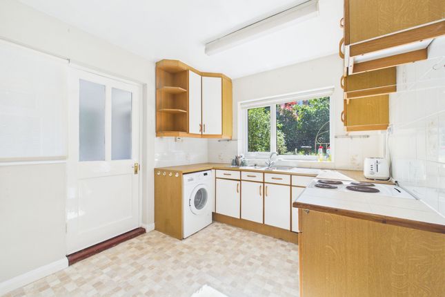 8 Gresham Gardens, Nottingham photo 3