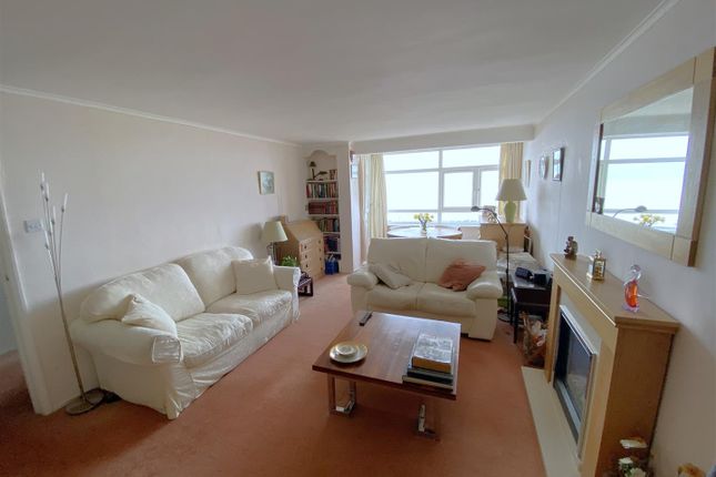 Flat for sale in Kingsway, Hove