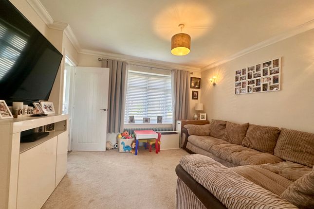 16, Provan Crescent, Great Yarmouth photo 4