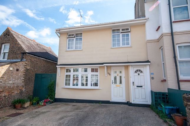 Thumbnail Flat for sale in Ronald Park Avenue, Westcliff-On-Sea