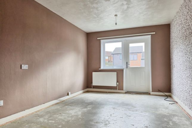 4, Coral Mews, Oldham photo 2