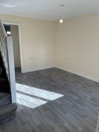 Blossom Way, Salford photo 3