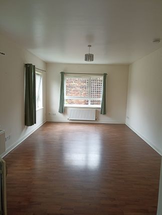 Flat to rent in New Mart Place, Edinburgh