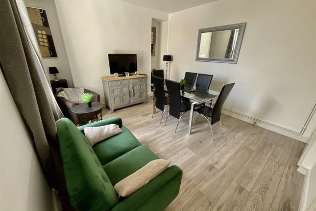 9, Pemberton Road, Llanelli photo 3