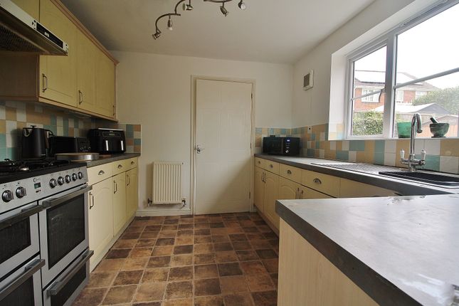 39, Wagtail Road, Waterlooville photo 2