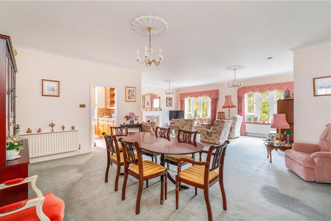 14 Hampton Court,, Grove Road, West Yorkshire photo 3