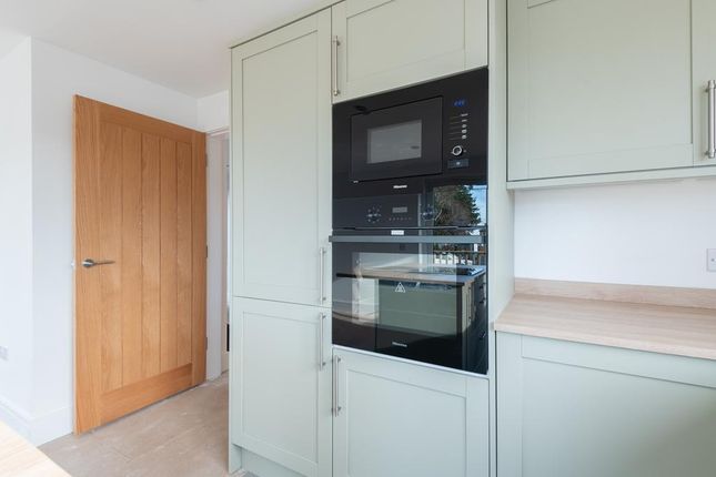 NEW HOUSE NORTH OF DALGAIRN, Bank Street, Cupar photo 3