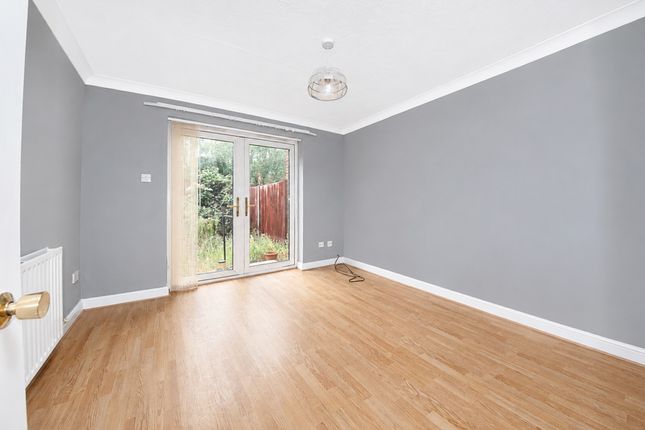 53, Birchwood Drive, Lightwater photo 4
