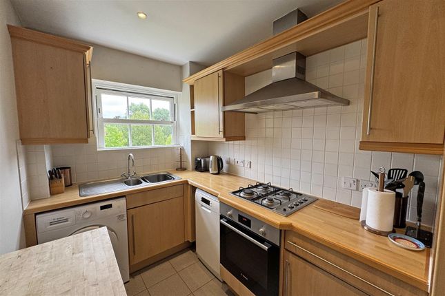 24 Milford House, Portsmouth Road, Godalming photo 4