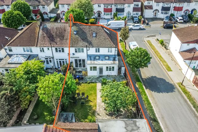 30, Briar Avenue, London photo 3