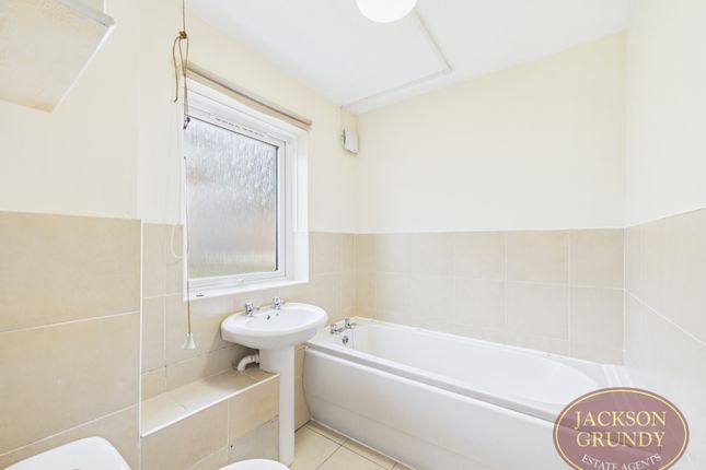 32, Spenfield Court, Northampton photo 4