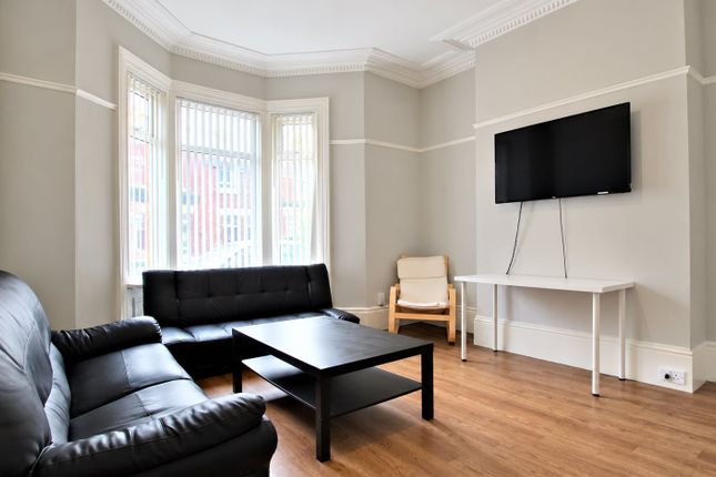 6-bed terraced on Heaton Newcastle upon Tyne Tyne and Wear, £2,860/mo