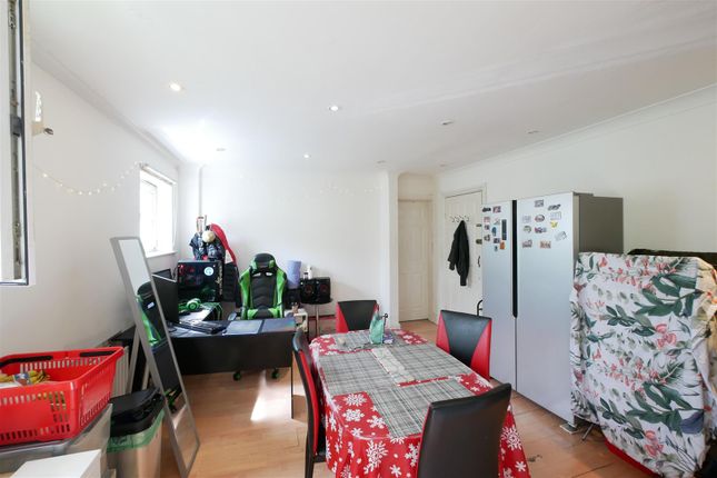 E, 21 Rectory Road, London photo 3