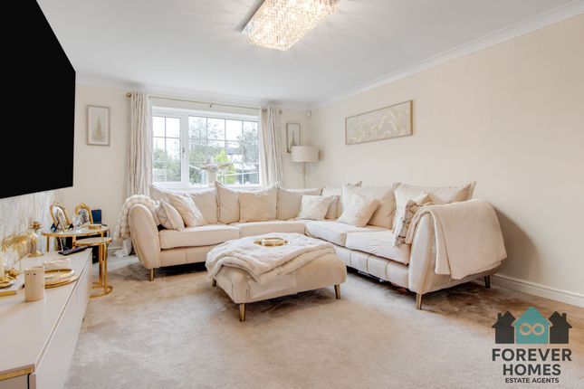 8 Ashwood Court, Ossett photo 3