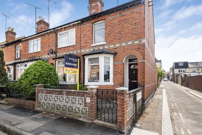 Thumbnail Terraced house for sale in Foxhill Road, Reading